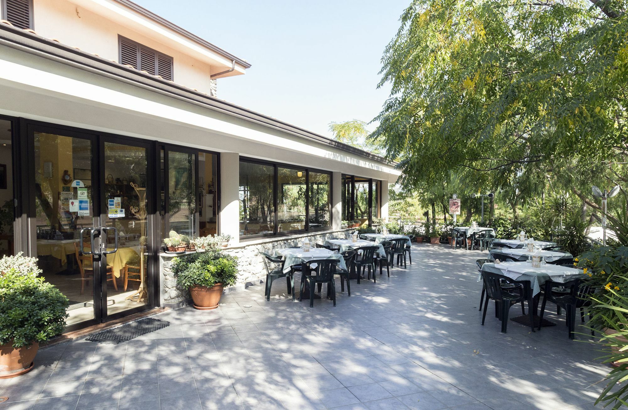 Aparthotel Happy Days Capo Vaticano Exterior foto